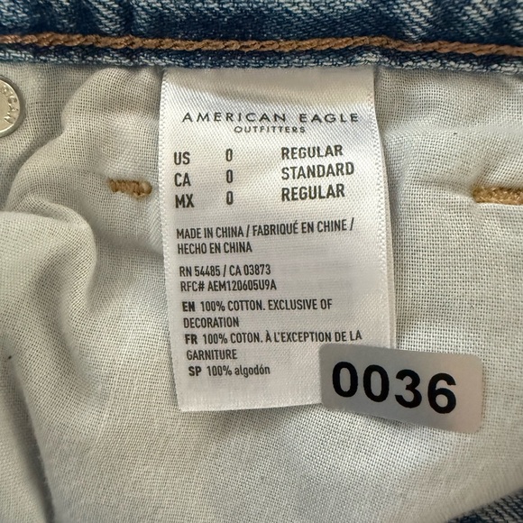 American Eagle Women’s Distressed Blue Jeans Size 0 - Picture 12 of 12